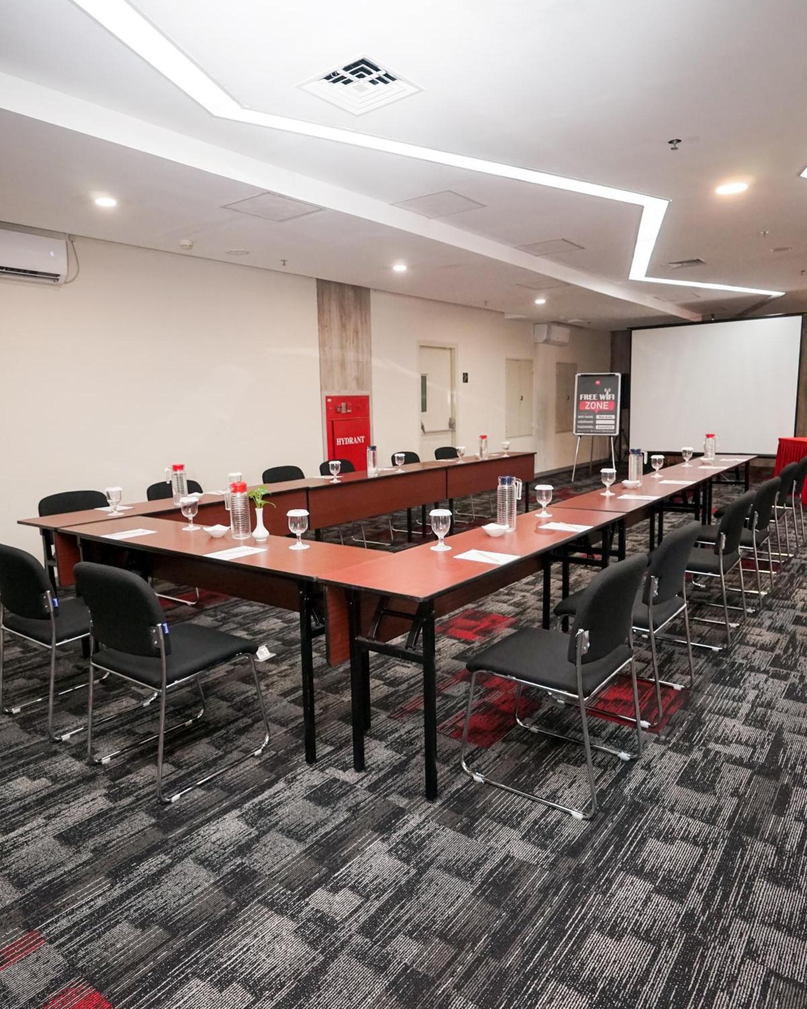 Ibis Jakarta Senen מראה חיצוני תמונה