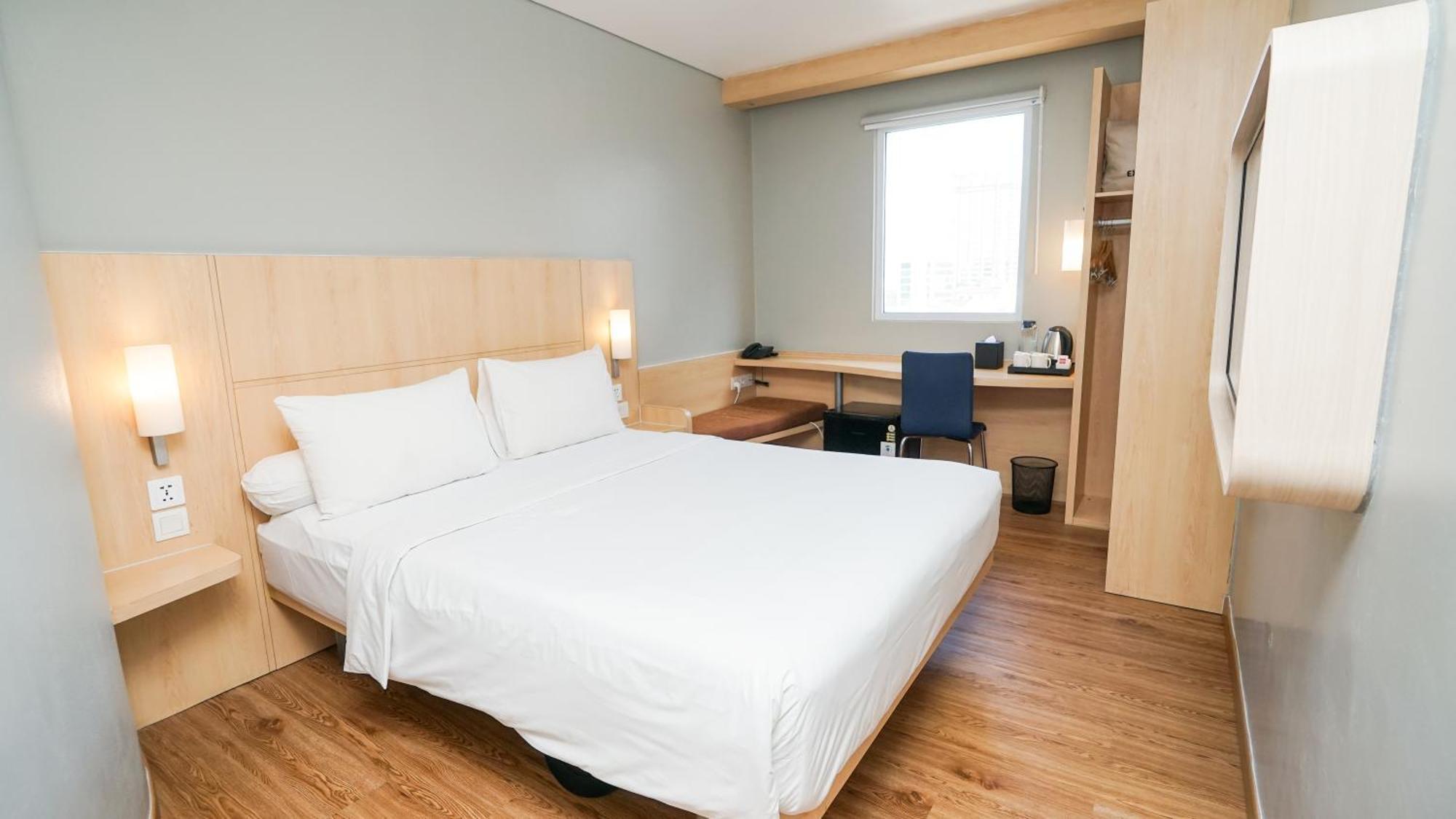 Ibis Jakarta Senen מראה חיצוני תמונה