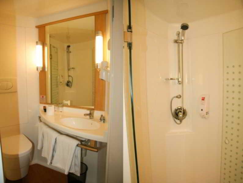 Ibis Jakarta Senen מראה חיצוני תמונה