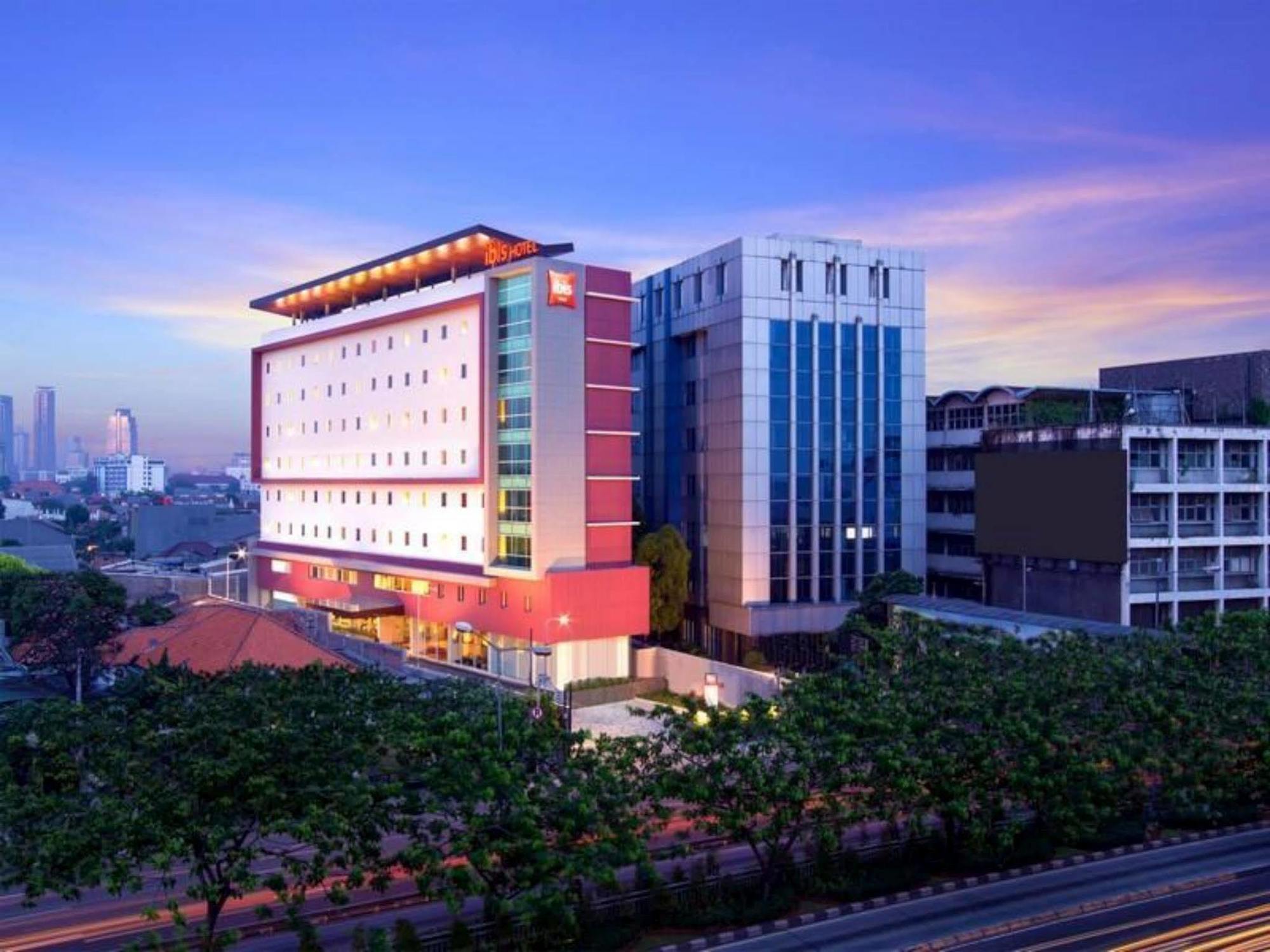 Ibis Jakarta Senen מראה חיצוני תמונה
