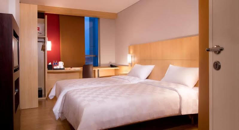 Ibis Jakarta Senen מראה חיצוני תמונה